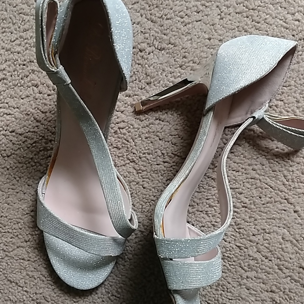 Shoes - Picture 2 of 3